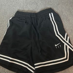 Nike Women’s Basketball shorts never worn XS